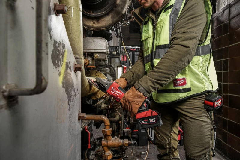 Sarokcsiszoló, akkus 18V - akku nélkül -  125 mm kofferben (FSAGF125XPDB-0X)