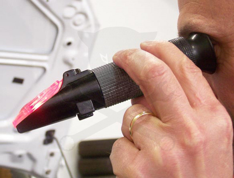 Refraktométer, 5 funkciós -ADBLUE- piros beépített LED lámpával Hubi