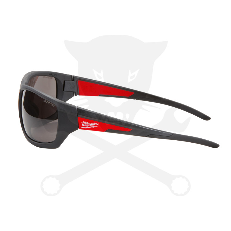 Védőszemüveg - Prémium sötétített lencse EN166 - Milwaukee