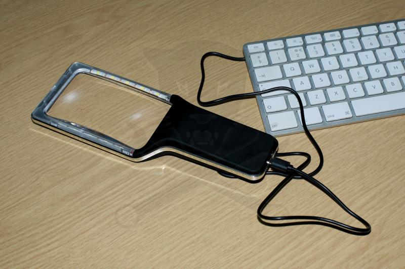 Nagyító  4x - szabályozható 10 db ultra fényes LED, akkus USB töltős