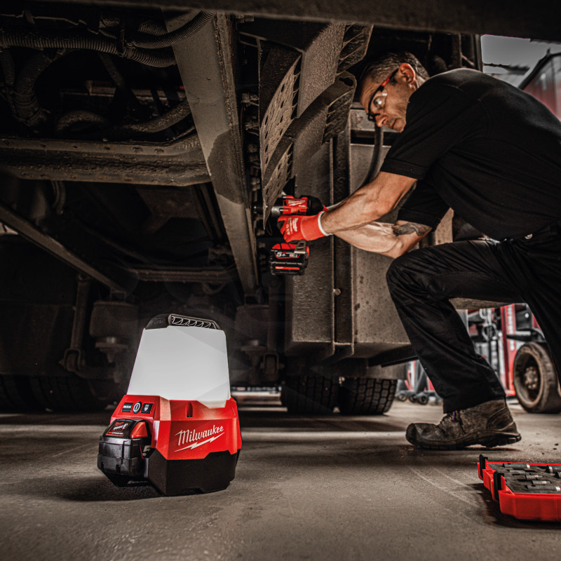 Szerelőlámpa (Termékvilá) M18, 2200 L 360°-os - akku nélkül- Milwau (M18 TAL-0)