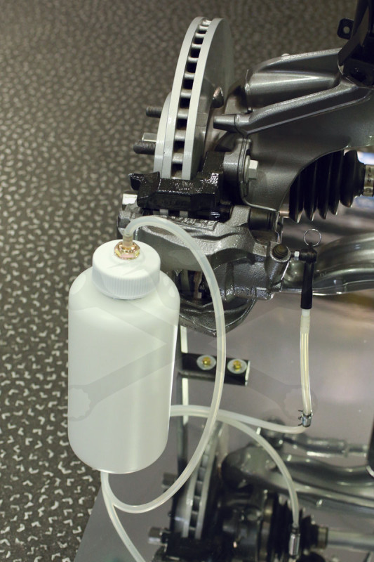 Fékfolyadékcserélő leeresztő tartály 1.5 literes - Laser