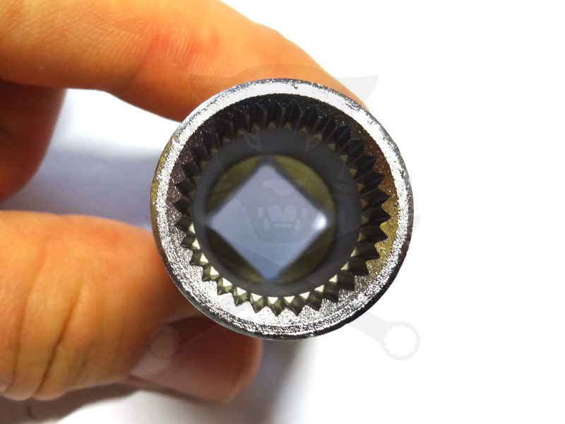 Adagoló fejszelepkulcs Mercedes 33 szögű - Ellient