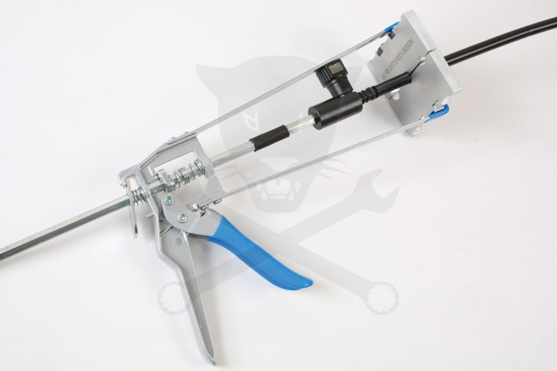 Üzemanyagcső és tömlőcsatlakozó szerelő - préselő célszerszám készlet