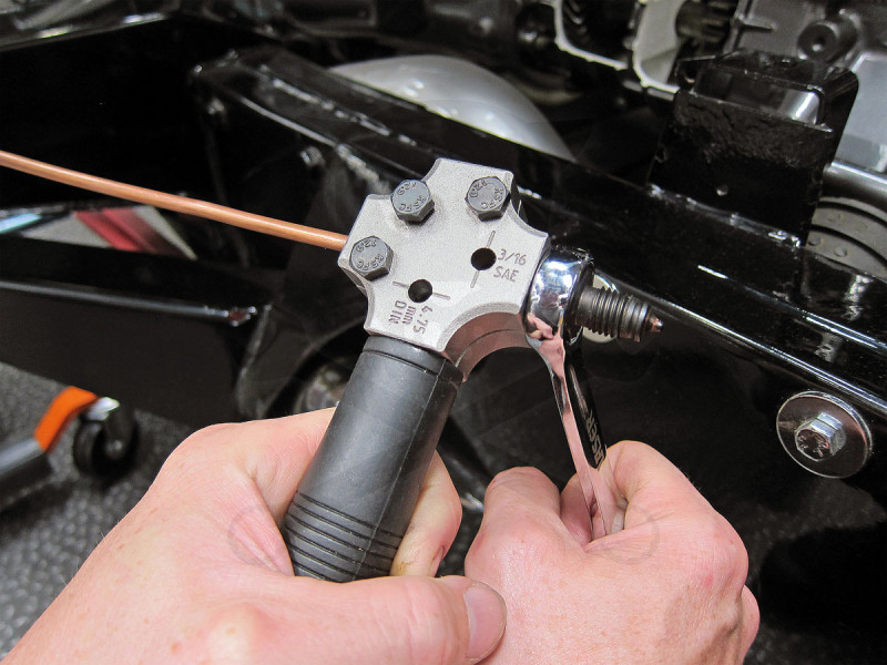 Fékcsőperemező készlet járművön is használható 4,75 mm és 3/16”