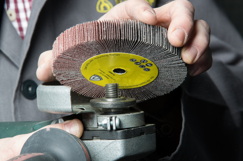 Lamellás csiszolókorong mop, keskeny 125x20 mm M14 P60 - KLN