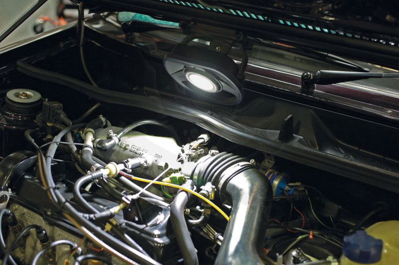 Szerelőlámpa LED-es MOTORHÁZTETŐRE 1 COB Led 10 W- akkus -TS20