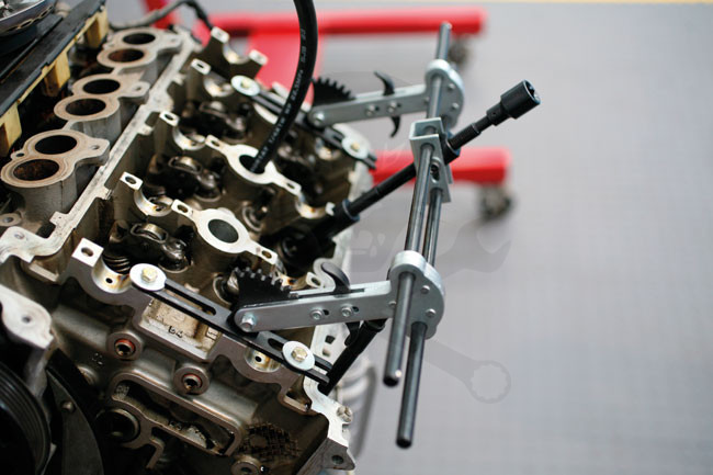 Szeleprugó lenyomó készlet