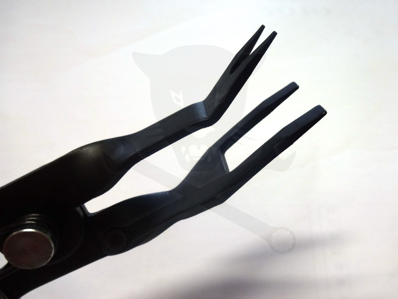 Patent kiszedő fogó ajtókárpit