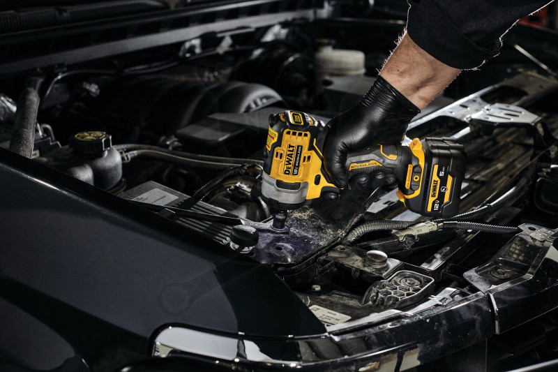 Ütvecsavarozó, akkus 12V 340 Nm 1/2" 1db 5Ah Li-ion - DeWalt