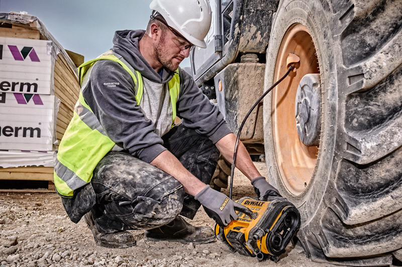 Kompresszor akkus 18V (akku és töltő nélkül) - DeWalt