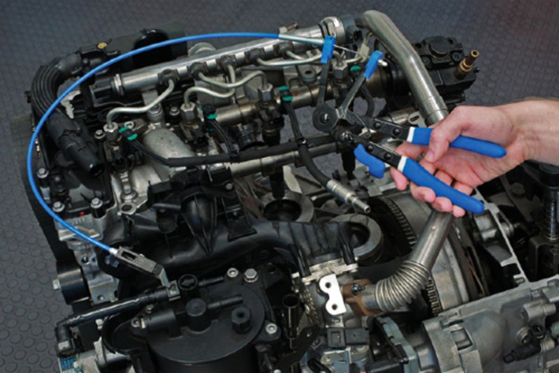 Üzemanyag és légkondi gyorscsatlakozó bontó flexibilis fogó - AT18