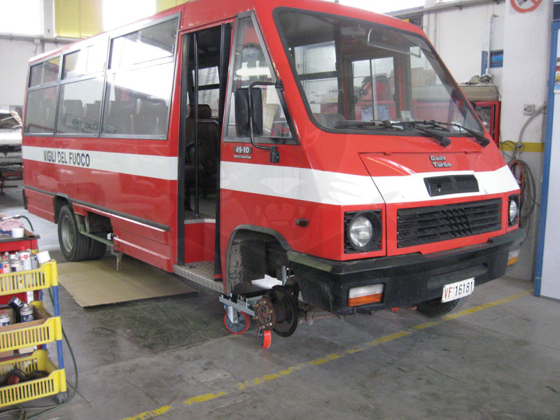 Gépkocsimozgató segédkeret extra erős kivitelben - fékezhető -AT18-