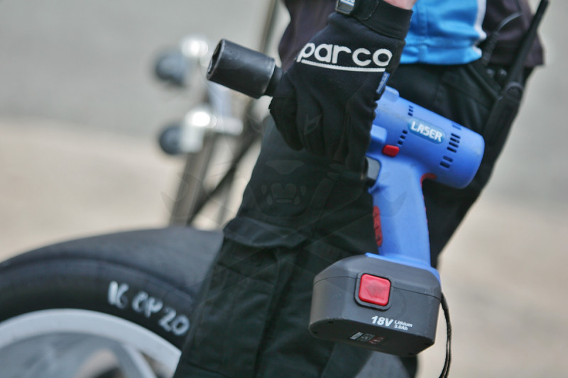 Ütvecsavarozó, akkus 18V  750 Nm 1/2" 3Ah Li-ion - Laser