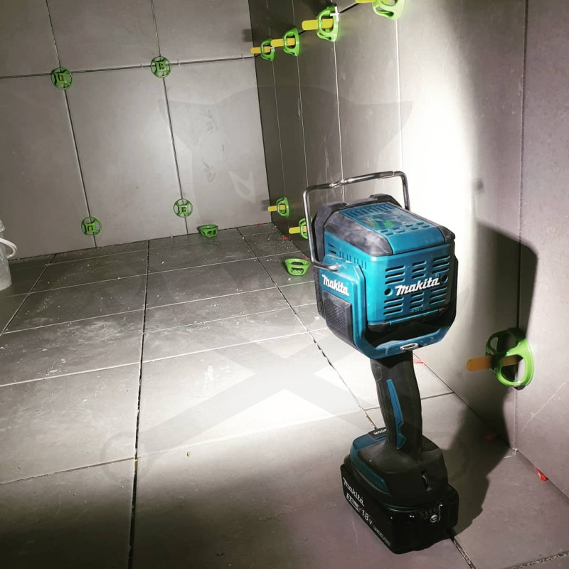 Szerelőlámpa, akkus 14.4-18V 1250 Lm - akku nélkül - Makita