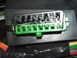 Akkumulátor bikázó-indító (starter)-hez OBD-II memóriamegörző kábel