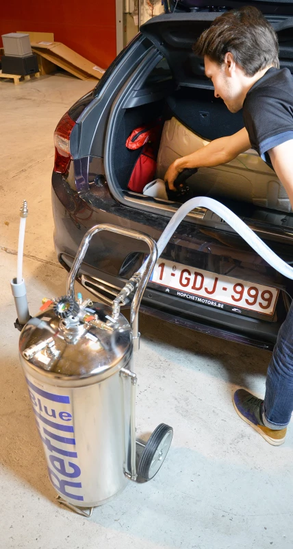 Mobil AdBlue töltő állomás -digitális mérőpisztollyal- levegős kivitel