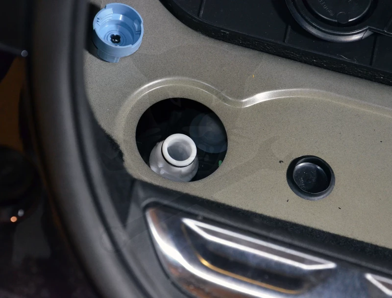 Mobil AdBlue töltő állomás -digitális mérőpisztollyal- levegős kivitel