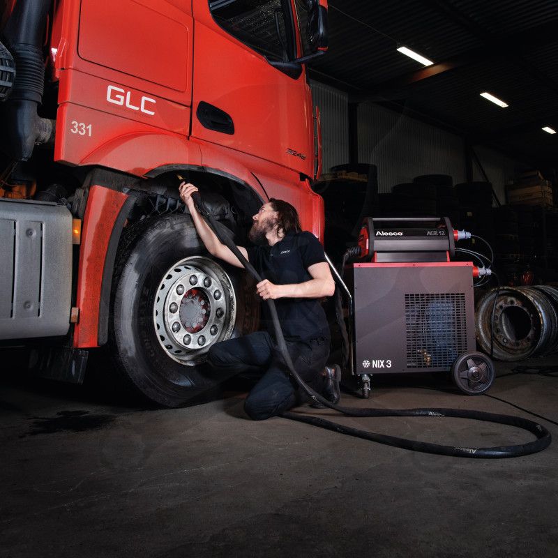 Indukciós Hevítő 12 kW 400 V 15.5 kHz ACE12 + NIX3 Hűtő egység - ALESCO