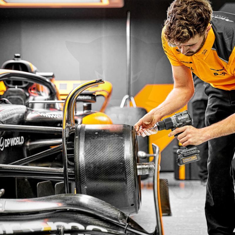 Ütvecsavarozó, akkus 18V   90 Nm 2db 1.7Ah McLaren - DeWalt