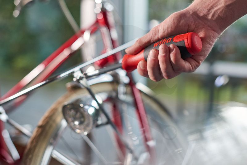 Bit készlet 12 db-os LiftUp markolatba rejtett bittartóval