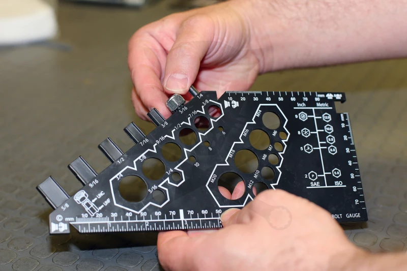 Anya, menet és csavar mérő sablon - Laser