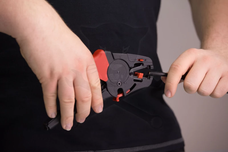 Fogó blankoló automata 0.03 - 16.0 mm2  200 mm AWG 32-5