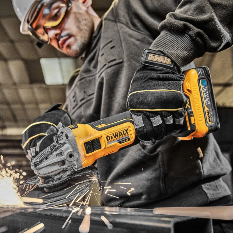 Sarokcsiszoló, akkus 18V 125 mm laposfejű 2 db 5.0 Ah -POWERSTACK-