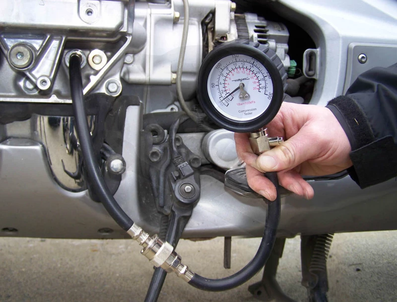 Kompressziómérő benzines univerzális profi Mityvac-US