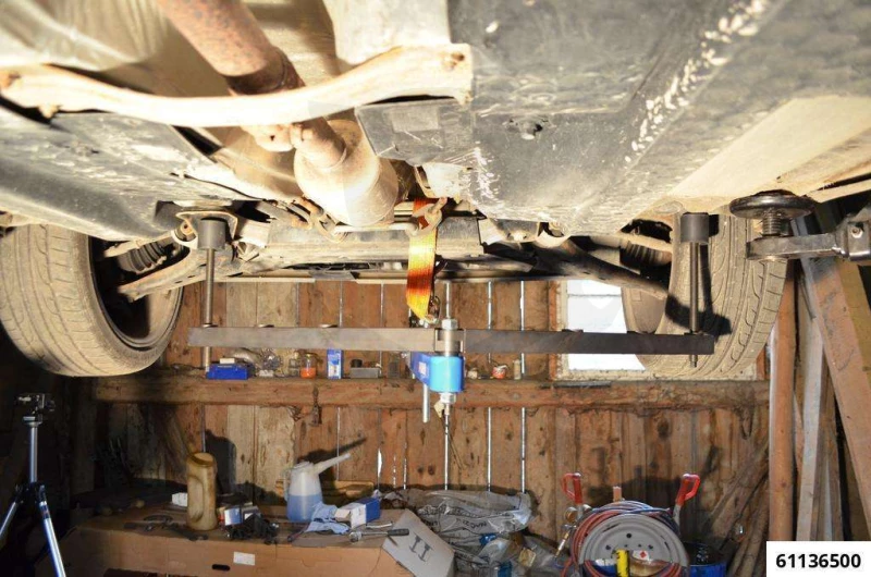 Motor és váltó - alsó támasztó univerzális konzol - Pichler