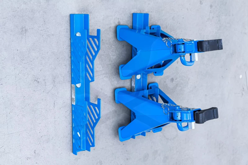 Szerelőbakokhoz 2 T és 3 T kivitelhez fali tartókonzol - 2 db - BGS