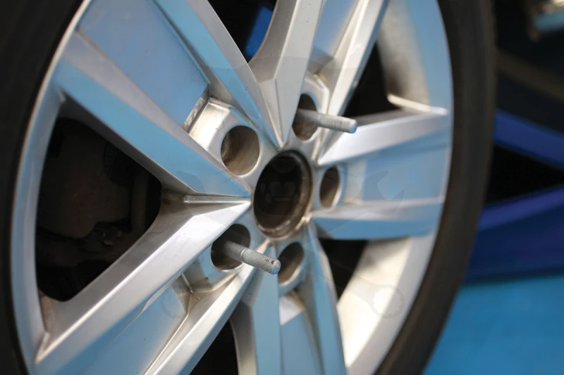 Kerék pozicionáló menetes megvezető csapkészlet - 14 db-os - Laser