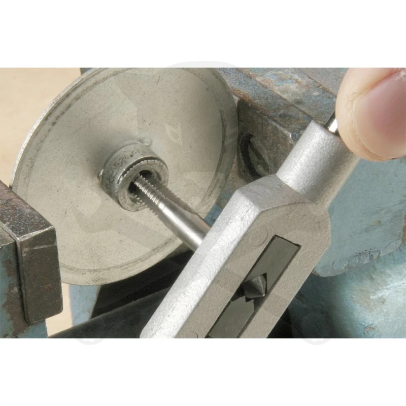 Menetfúró gépi, egyenes hornyú  M3 HSS