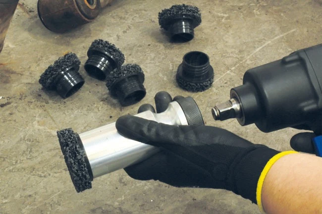 Kerékagy tisztító készlet - tőcsavar tövében - 1/2" - 7 db-os készlet