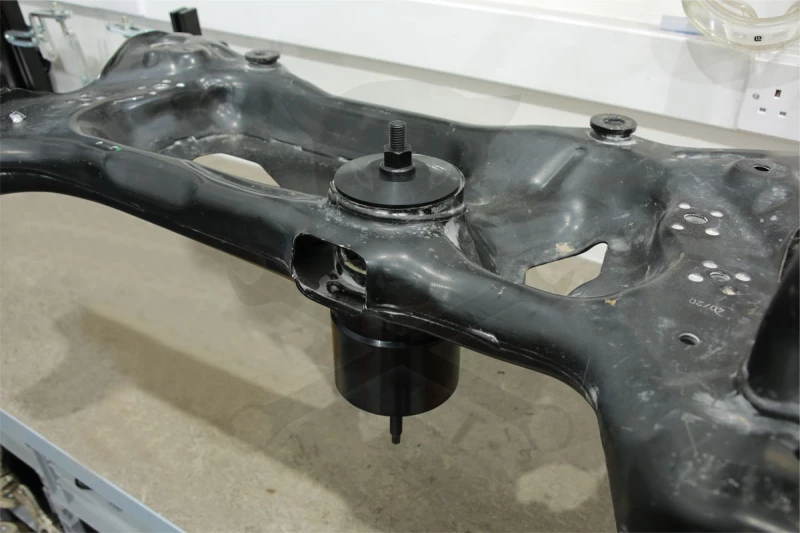 Motortartó első bak szilent szerelő készlet VAG - Laser