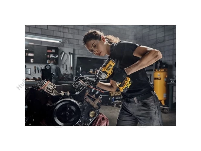 Ütvecsavarozó, akkus 18V  812 Nm 1/2" - akku nélkül - DeWalt