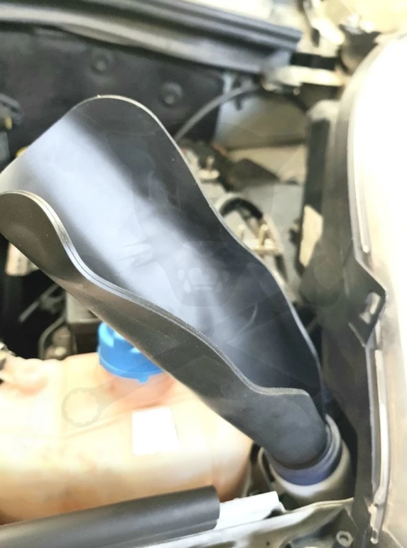 Tölcsér Flexibilis Formálható tölcsér