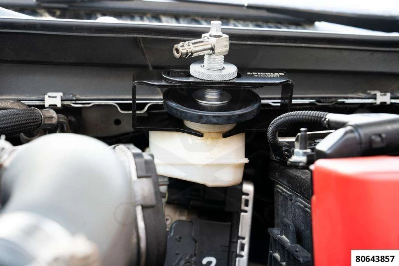 Féklégtelenítő adapter UNIVERZÁLIS - fékolaj tartályhoz - PICHLER