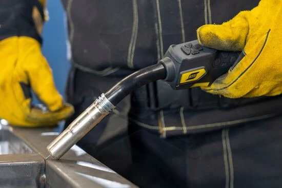 Hegesztő inverter - MIG- Rustler EM 350C PRO Synergic Pulse - ESAB