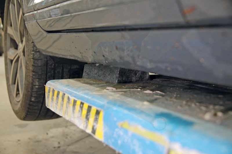 Gumikocka téglatest 200x100 x 25 mm magas - tömör - Laser