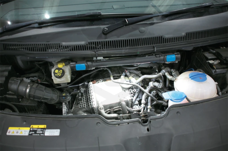 Szerelőlámpa MOTORHÁZTETŐRE 1000 lm - akkus, mágneses és kampós