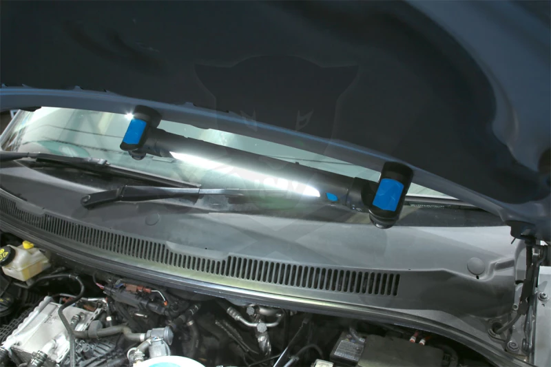 Szerelőlámpa MOTORHÁZTETŐRE 1000 lm - akkus, mágneses és kampós