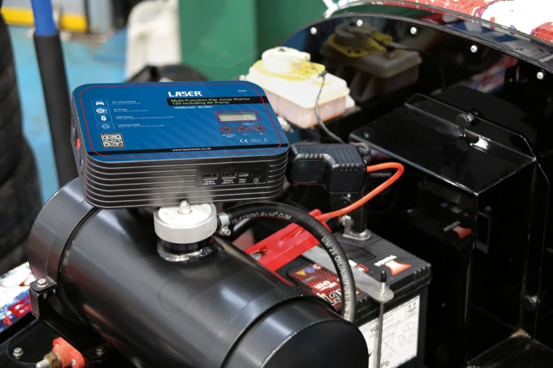 Akkumulátor bikázó-indító (starter) 12 V - 1200A + Akkus Kompresszor