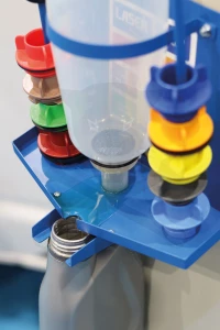 Olajbetöltő adapter készlet kézmentes tölcsérrel 9 db-os + Falitartó készlet